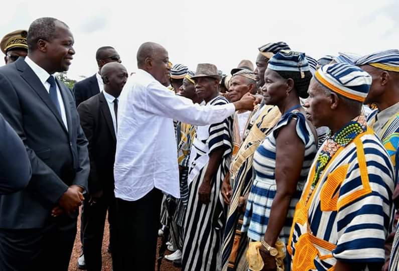 developpement-local-le-premier-ministre-ivoirien-amadou-gon-coulibaly-a-lecoute-des-populations-de-la-region-du-tonkpi