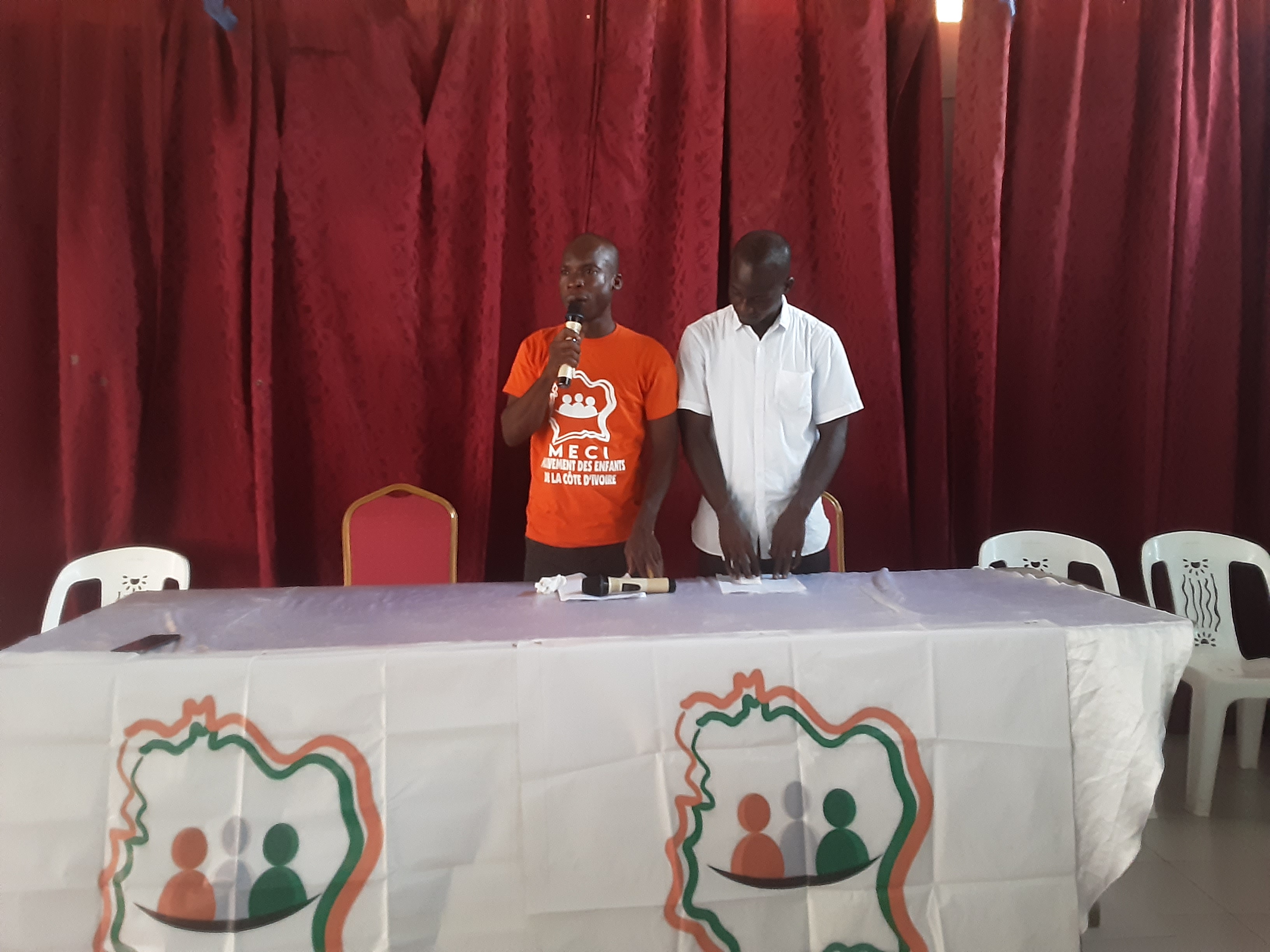 un-mouvement-de-jeunes-ivoiriens-se-dresse-contre-lincivisme