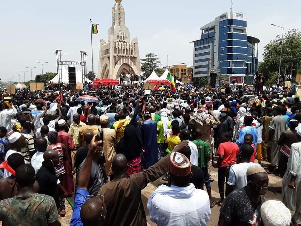 mali-les-populations-de-bamako-dans-la-rue-pour-exiger-le-depart-du-president-ibk