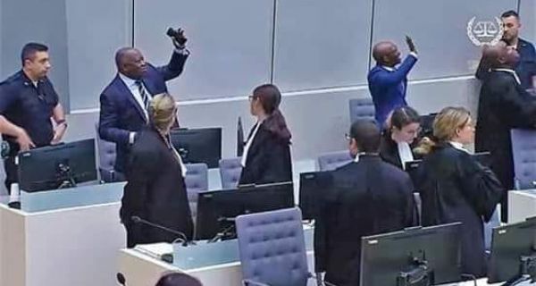 Gbagbo parle aux parents de Blé Goudé