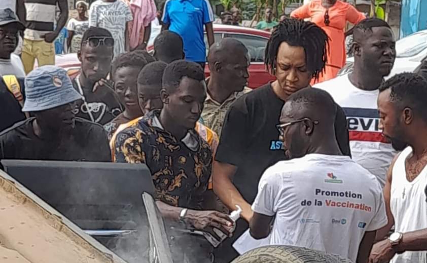 L'artiste Coupé decalé, Safarel Obiang, échappe à la mort