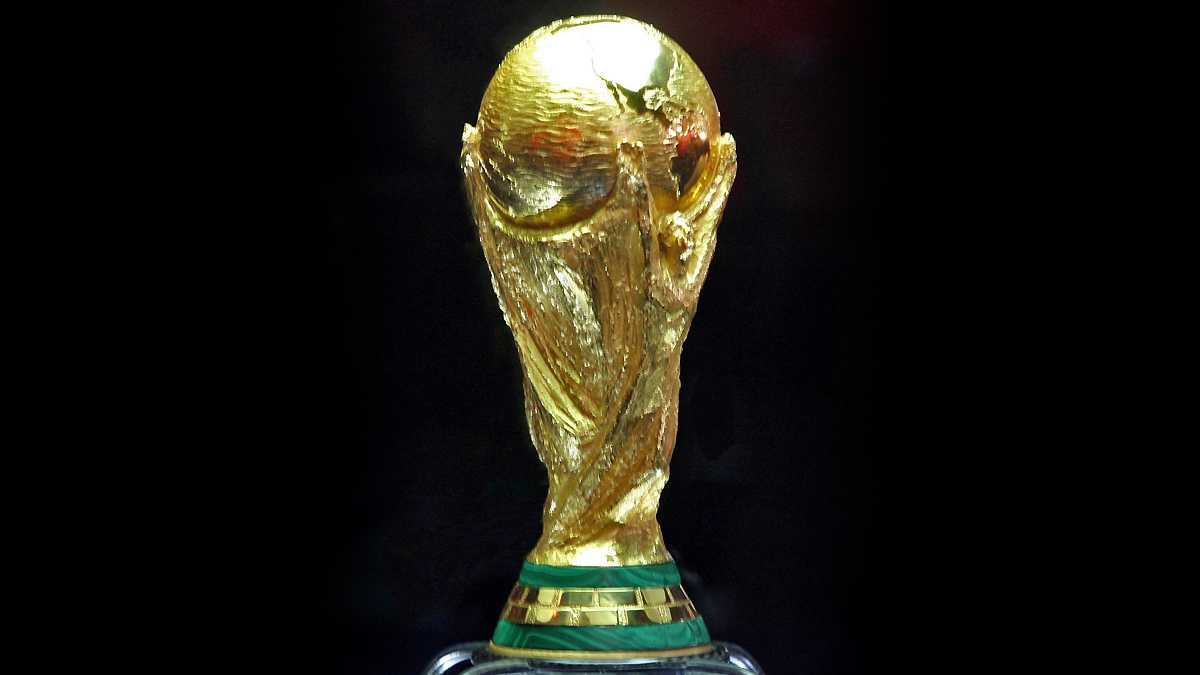 voici-le-trophee-de-la-coupe-du-monde-2022-video