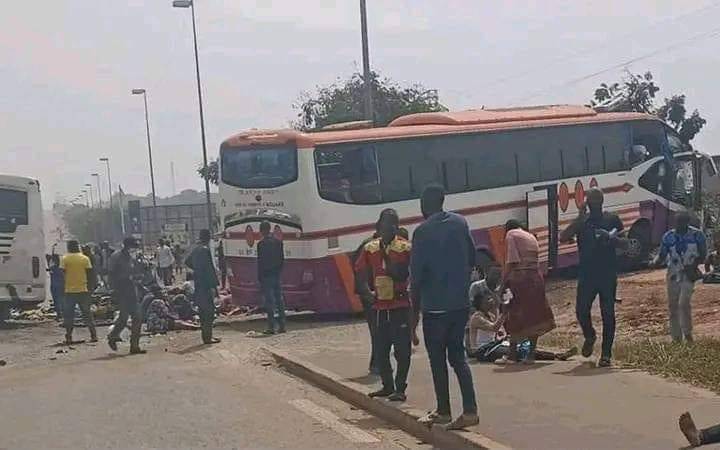 accident-survenu-a-yamoussoukro-les-internautes-accusent-les-autorites-du-transport