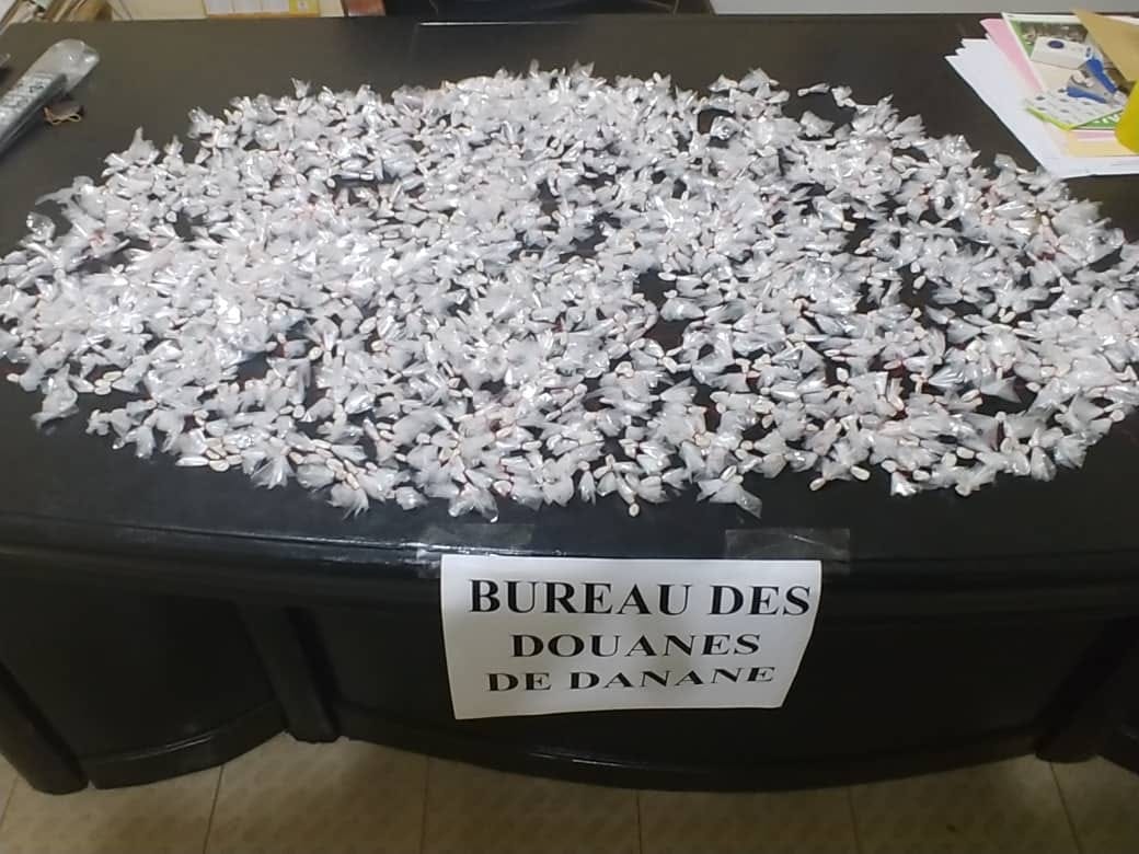 danane-les-agents-des-douanes-saisissent-250-grammes-dheroine