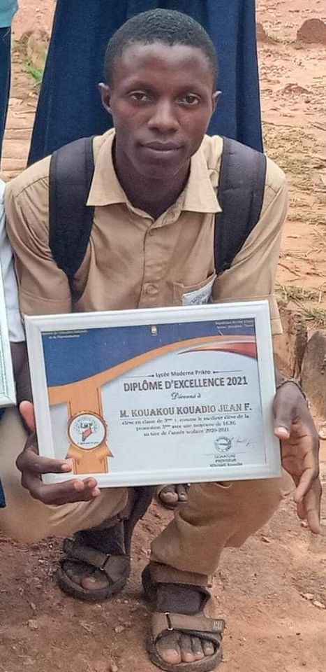 Côte d’Ivoire : Kouakou Kouadio Jean-François major de sa promotion, rêvait d’intégrer le lycée scientifique de Yamoussoukro malheureusement ce rêve fut brisé, les raisons