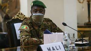 Mali : le gouvernement rappelle ses ambassadeurs et ferme ses frontières, après les sanctions de la CEDEAO