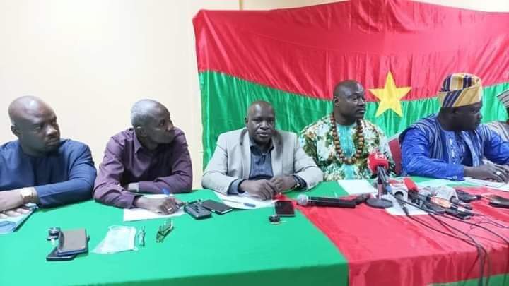 mission-des-chefs-detat-au-burkina-une-coalition-de-la-societe-civile-burkinabe-ne-veut-pas-voir-alassane-ouattara-au-burkina