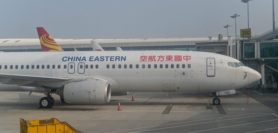 un-avion-transportant-133-personnes-secrase-en-chine