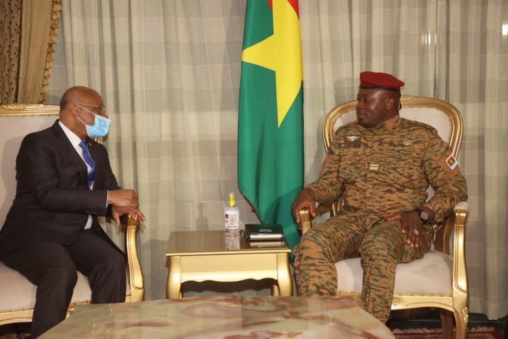 jean-claude-brou-a-ouagadougou-pour-partager-les-conclusions-du-sommet-extraordinaire-de-la-cedeao-avec-les-autorites-burkinabe