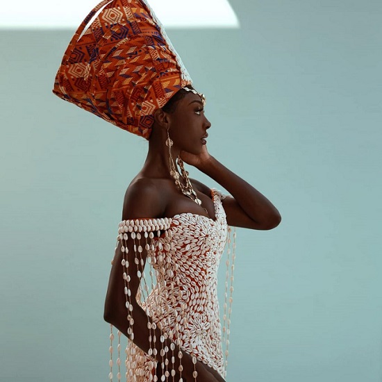la-styliste-modeliste-ivoirienne-lafalaise-dion-porte-plainte-pour-plagiat-de-la-tenue-dolivia-yace-miss-cote-d-ivoire-2021