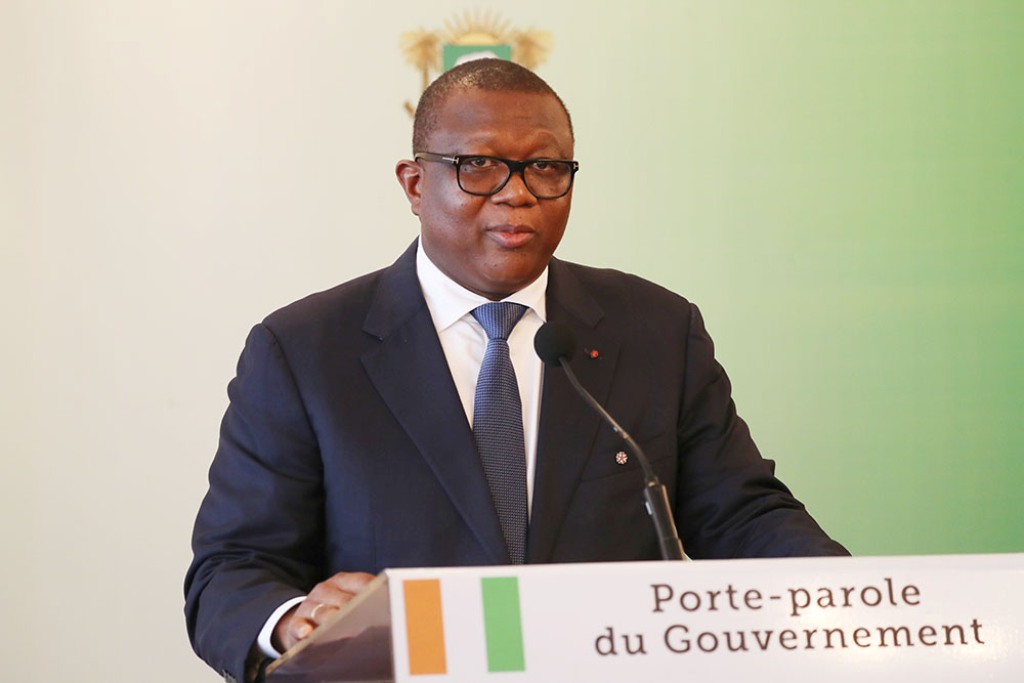 premier-conseil-des-ministres-du-gouvernement-achi-2-ouattara-invite-les-ministres-a-se-mettre-aussitot-au-travail
