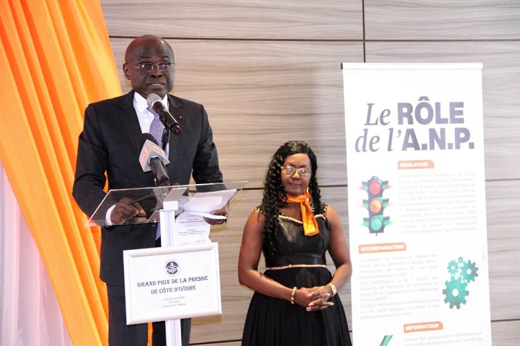grand-prix-de-la-presse-de-lanp-le-ministre-amadou-coulibaly-encourage-les-entreprises-de-presse-a-adopter-les-bonnes-pratiques-de-gestion