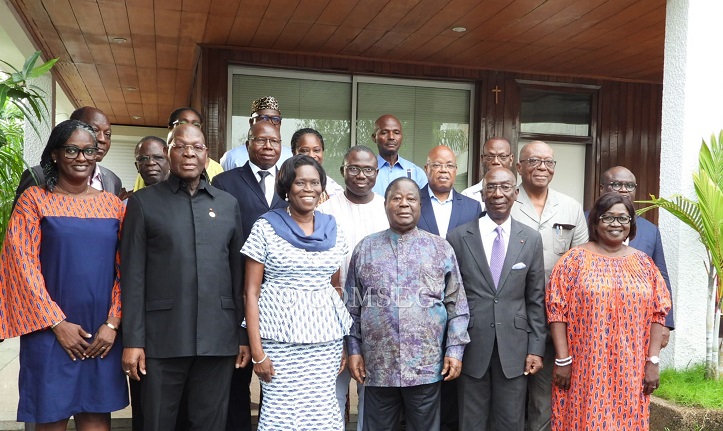 simone-gbagbo-presente-son-parti-a-bedie-et-lui-propose-une-offre-dalliance