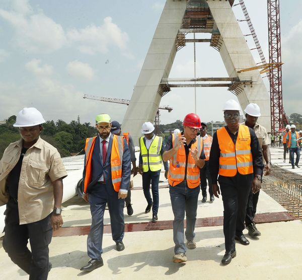pont-de-cocody-5e-pont-le-ministre-amede-koffi-kouakou-annonce-un-taux-davancement-actuel-des-travaux-denviron-91