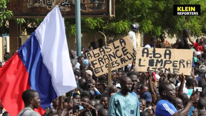 niger-de-nombreux-manifestants-dans-la-rue-la-france-promet-des-represailles-en-cas-dattaque-contre-ses-ressortissants