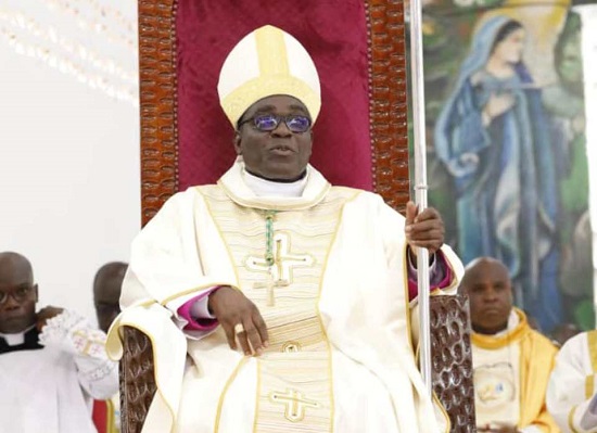 Mgr Jean-Jacques Koffi Oi Koffi officiellement installé à la tête de l’archidiocèse de Gagnoa
