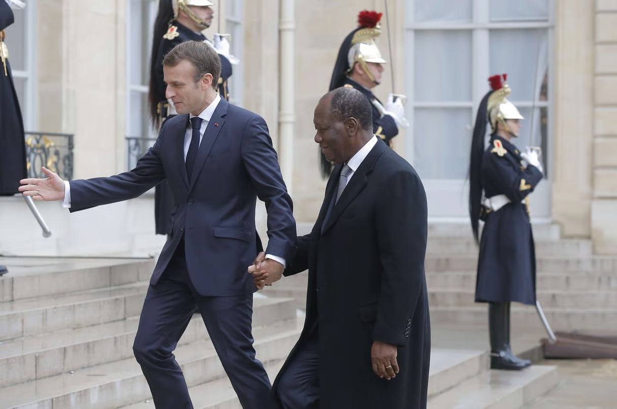 Côte d’Ivoire : un déjeuner discret à l’Élysée entre Ouattara et Macron sur fond de crise électorale
