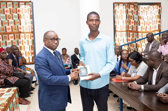 Formation technique et professionnelle : le ministre N’guessan Koffi offre à 91 apprenants un séjour linguistique d’un mois au Ghana