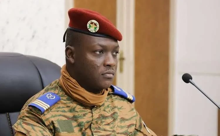 Mort d’Alino Faso : le Burkina Faso rejette la thèse du suicide et exige des explications