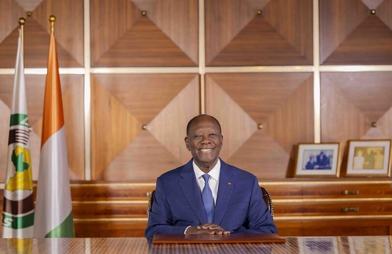 An 65 : Ouattara augmente la prime des fonctionnaires