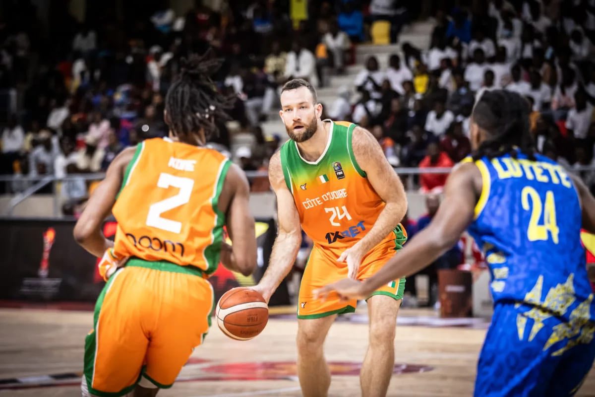 AfroBasket 2025 : la Côte d’Ivoire enchaîne une troisième victoire face à la RDC et file en quarts de finale