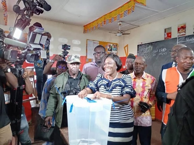 Présidentielle 2025 : Simone Gbagbo confiant appelle à la paix et à une forte participation