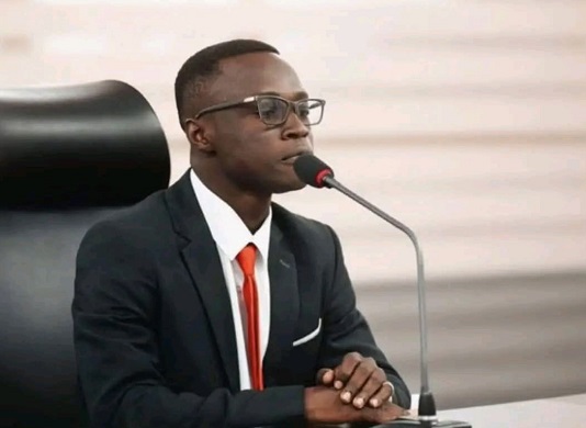 Traité de « guignol politique » par une chroniqueuse, Jean François Kouassi : « Je ne répondrai pas par l’offense à l’offense »