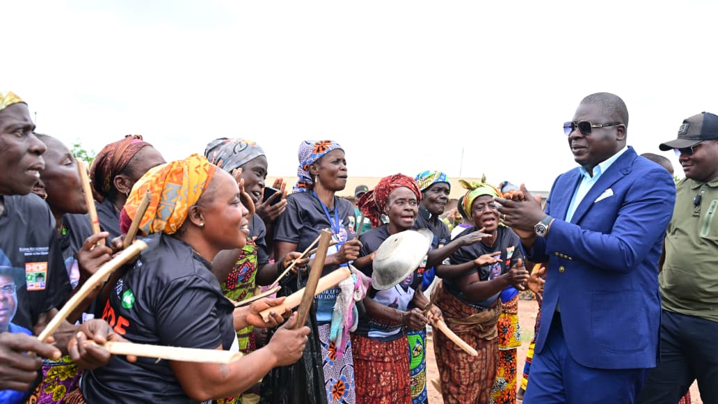 En tournée de remerciement dans le Lôh-Djiboua pour l’élection du président Ouattara, Amédé Kouakou annonce sa candidature aux législatives