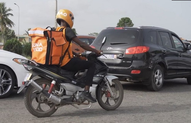 Abidjan : le District suspend sa mesure d’interdiction de circulation des motos et tricycles sur plusieurs axes de la ville