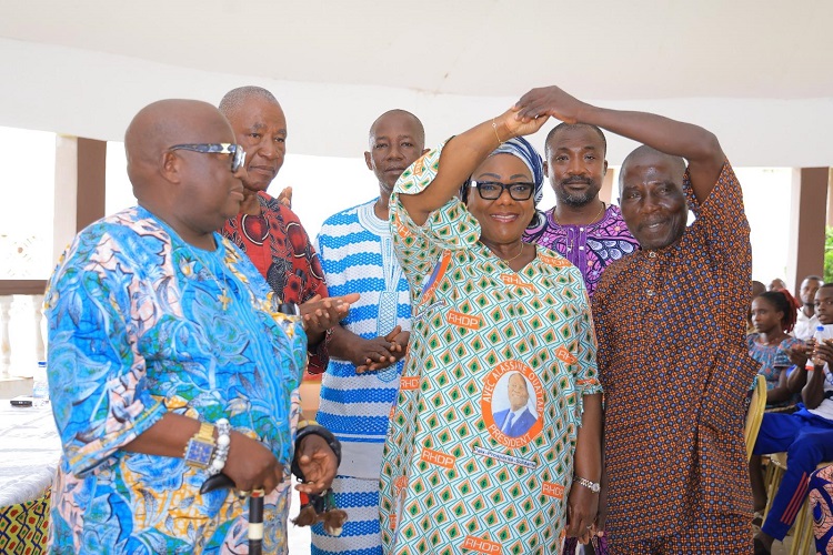 Législatives 2025 à Toulepleu : les chefs de communautés Akan et les fonctionnaires soutiennent la candidature d’Anne Ouloto