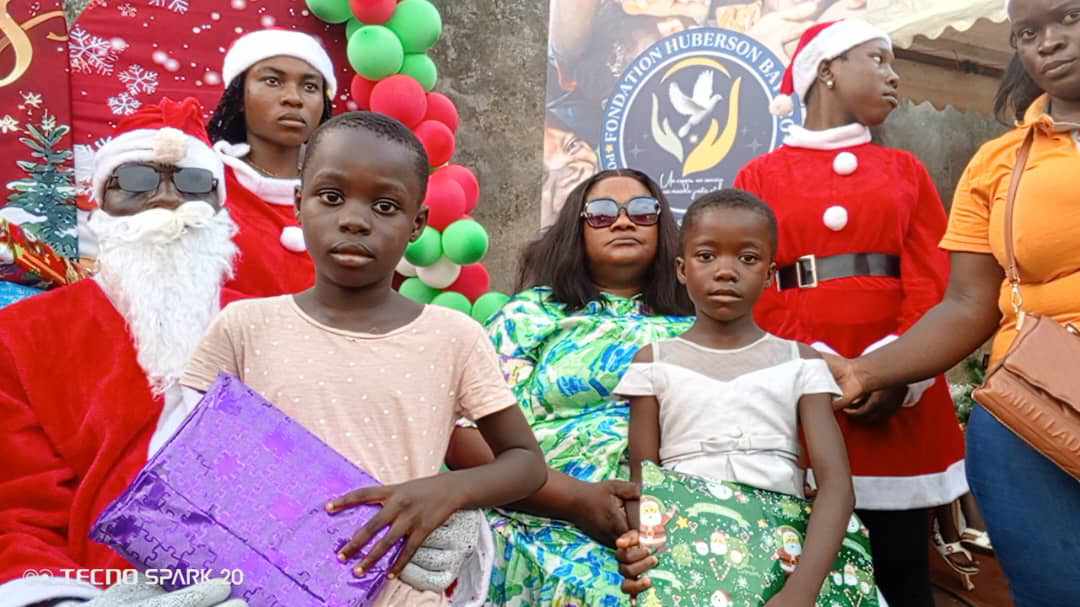 Yopougon  : la Fondation Huberson Bayoro apporte la magie de Noël à plus de 200 enfants de Gesco Micao