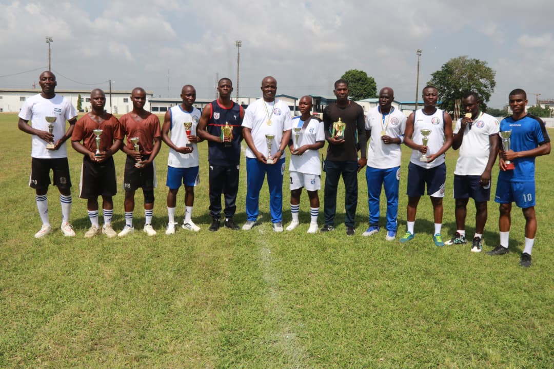École de gendarmerie d’Abidjan : le colonel-major Camara Kinanya mise sur le sport pour renforcer les liens professionnels