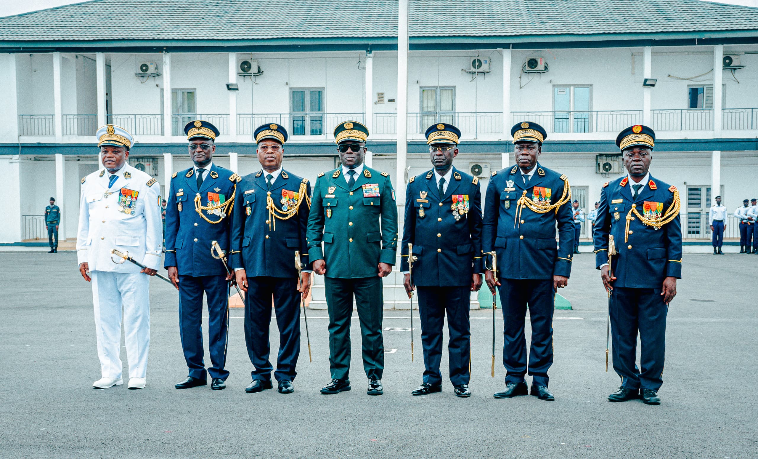 Armée ivoirienne : l’État-major rend hommage à sept généraux admis à la retraite