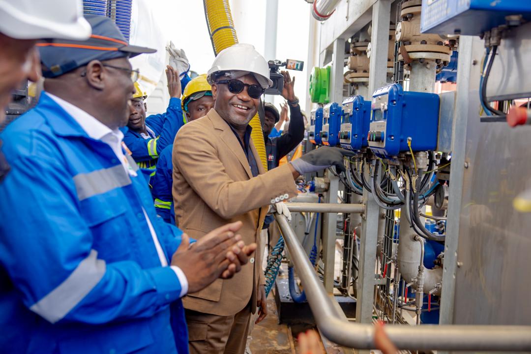 Hydrocarbures : Mamadou Sangafowa-Coulibaly inaugure un bac de 20.000 m3 de gasoil et le premier poste de chargement en source à Yamoussoukro