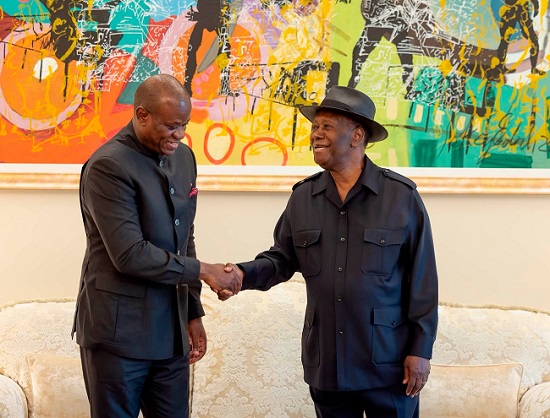 Coopération : Alassane Ouattara échange avec son homologue gabonais et le ministre des Affaires extérieurs de l’Inde