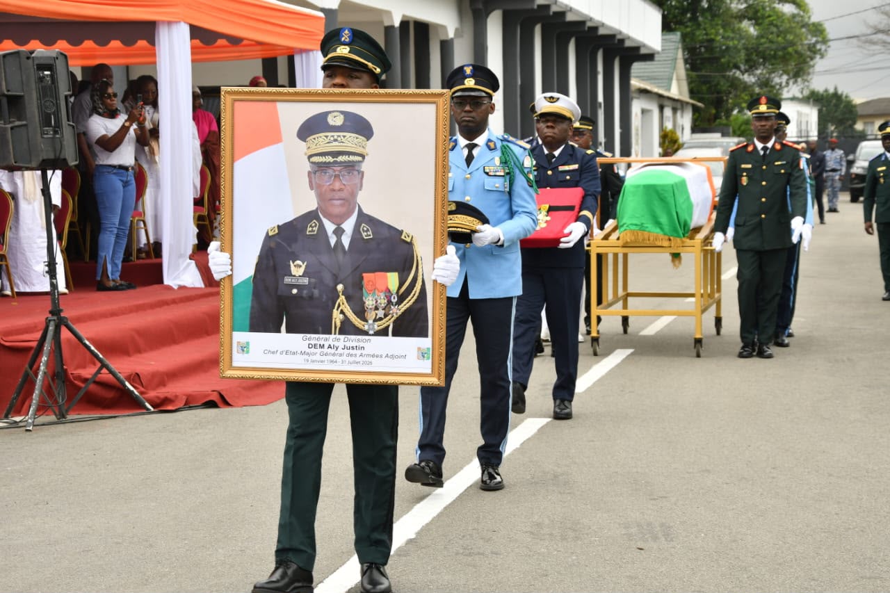 Décès du général Dem Aly Justin : un dernier hommage militaire rendu à l’ex-numéro 2 de l’armée ivoirienne