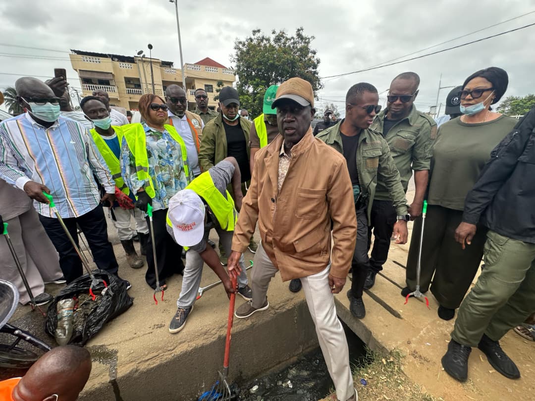 Yopougon : Adama Bictogo lance une opération de salubrité et annonce des sanctions contre les pollueurs