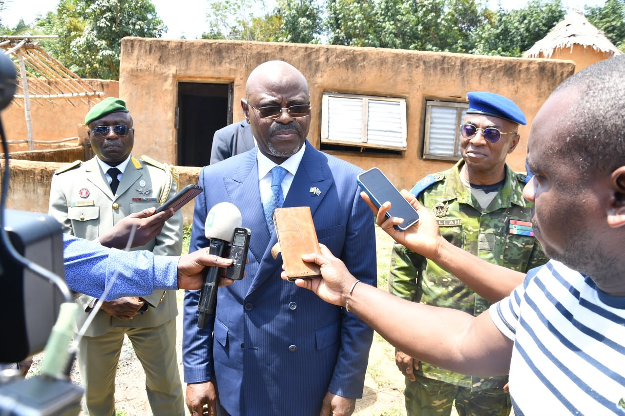 Défense  : le ministre congolais de la Défense s’imprègne des activités de l’Académie de Jacqueville